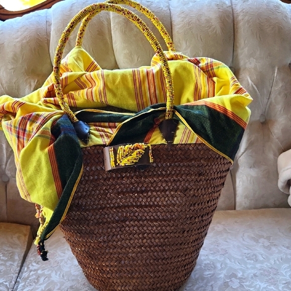 African Picnic Basket In Yellow and Brown Woven with Natural Fiber Handles - Picture 5 of 6